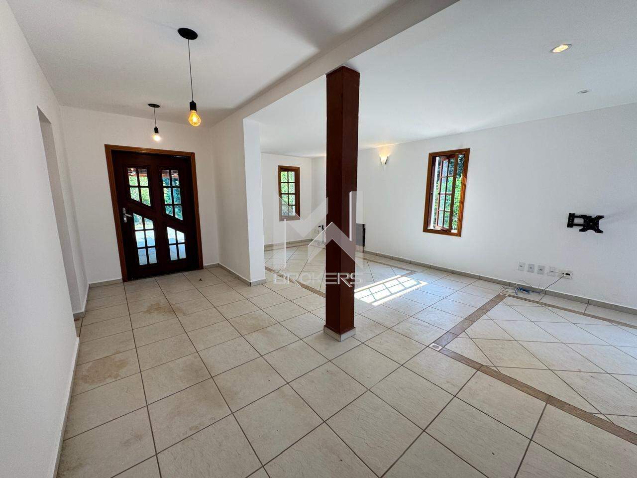 Casa em Condomínio para aluguel no Bosque: hall de acesso