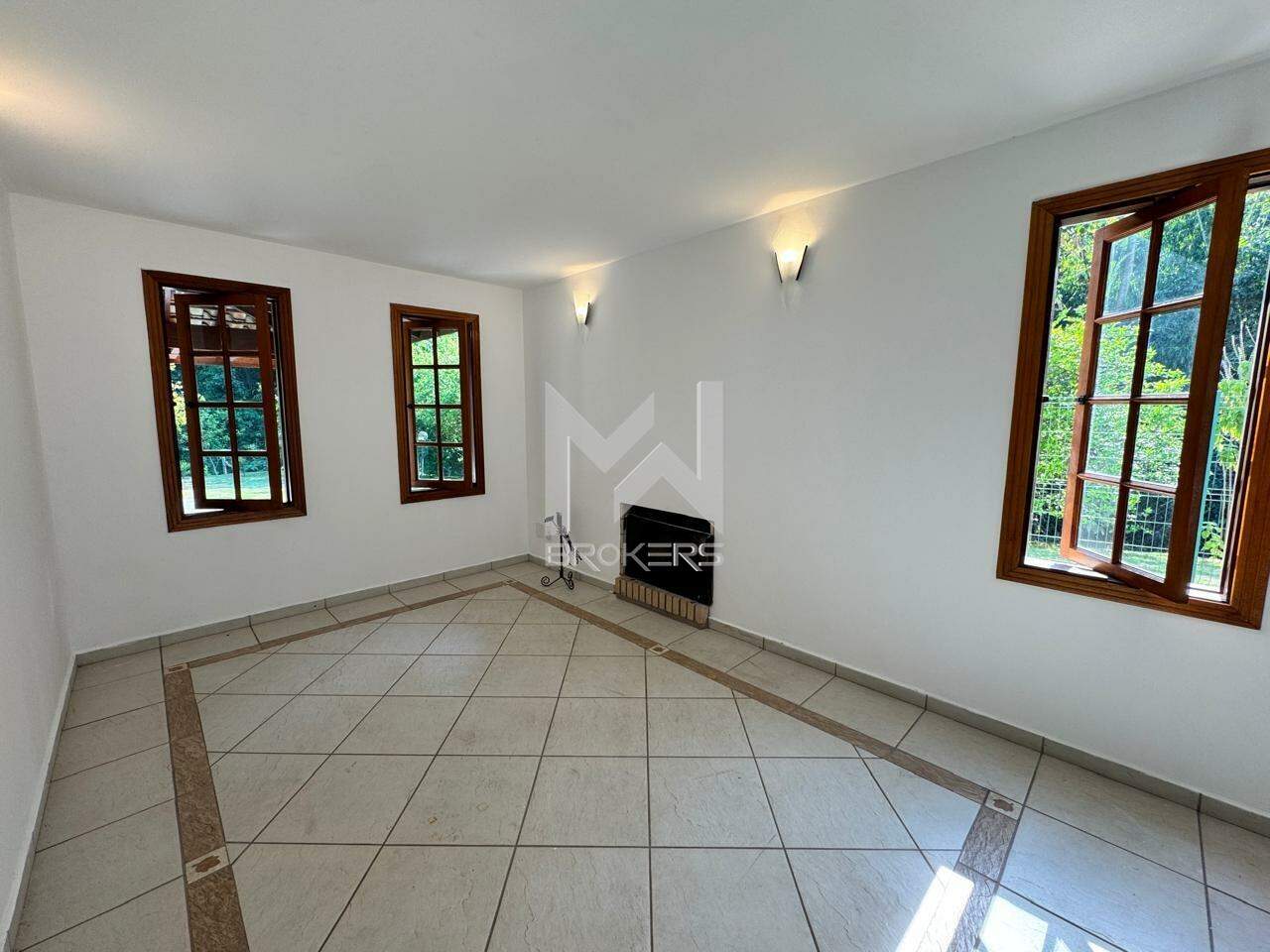 Casa em Condomínio para aluguel no Bosque: sala de estar