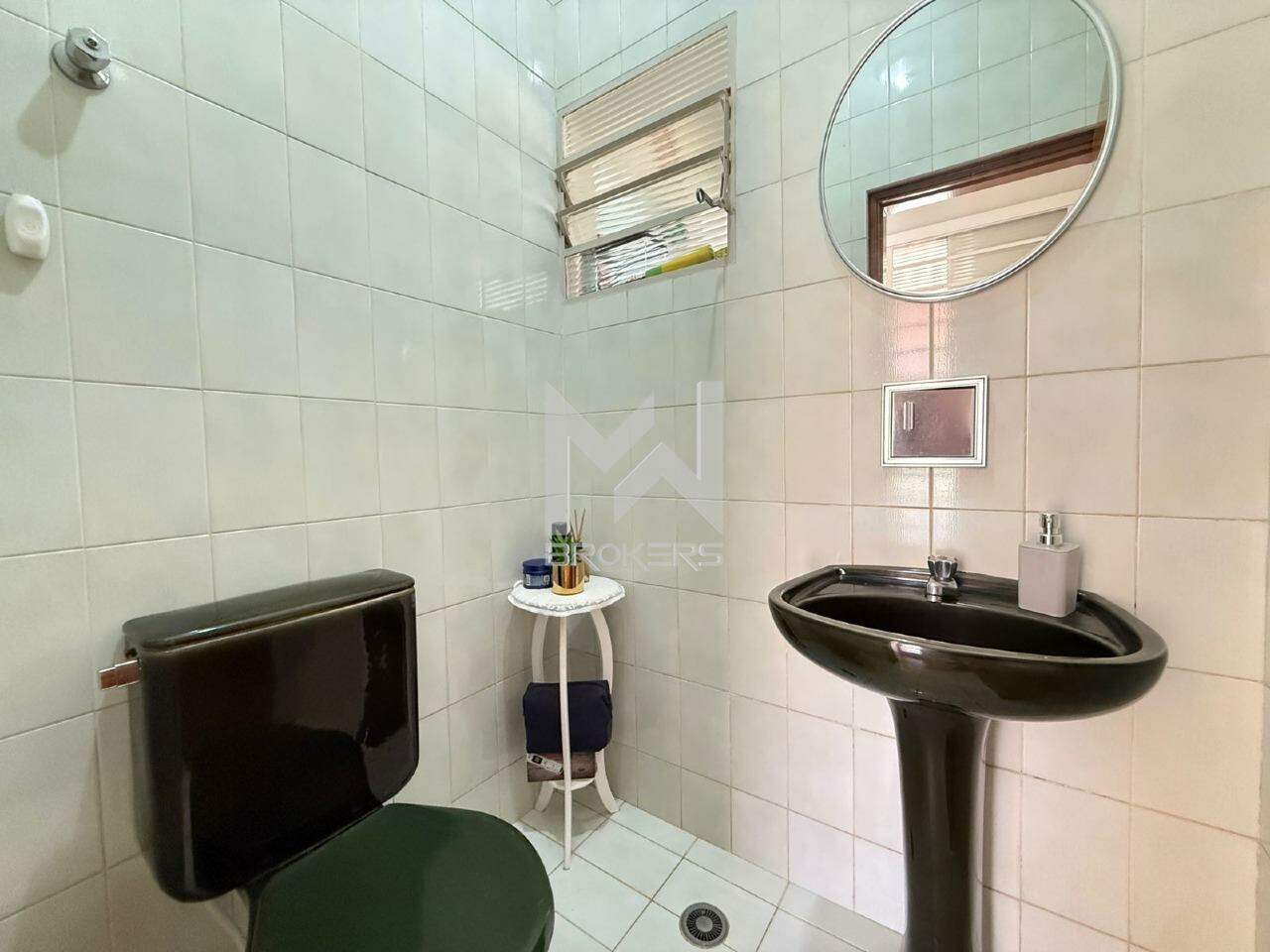 Casa em Condomínio à venda no Condomínio São Joaquim: lavabo