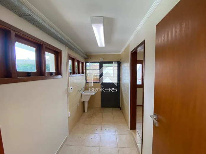 Casa em Condomínio à venda no Condomínio Marambaia: área de serviços