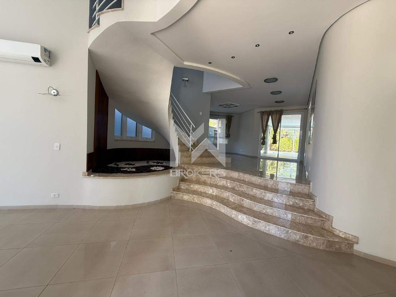 Casa em Condomínio para aluguel no Condomínio Terras de Vinhedo: hall de acesso