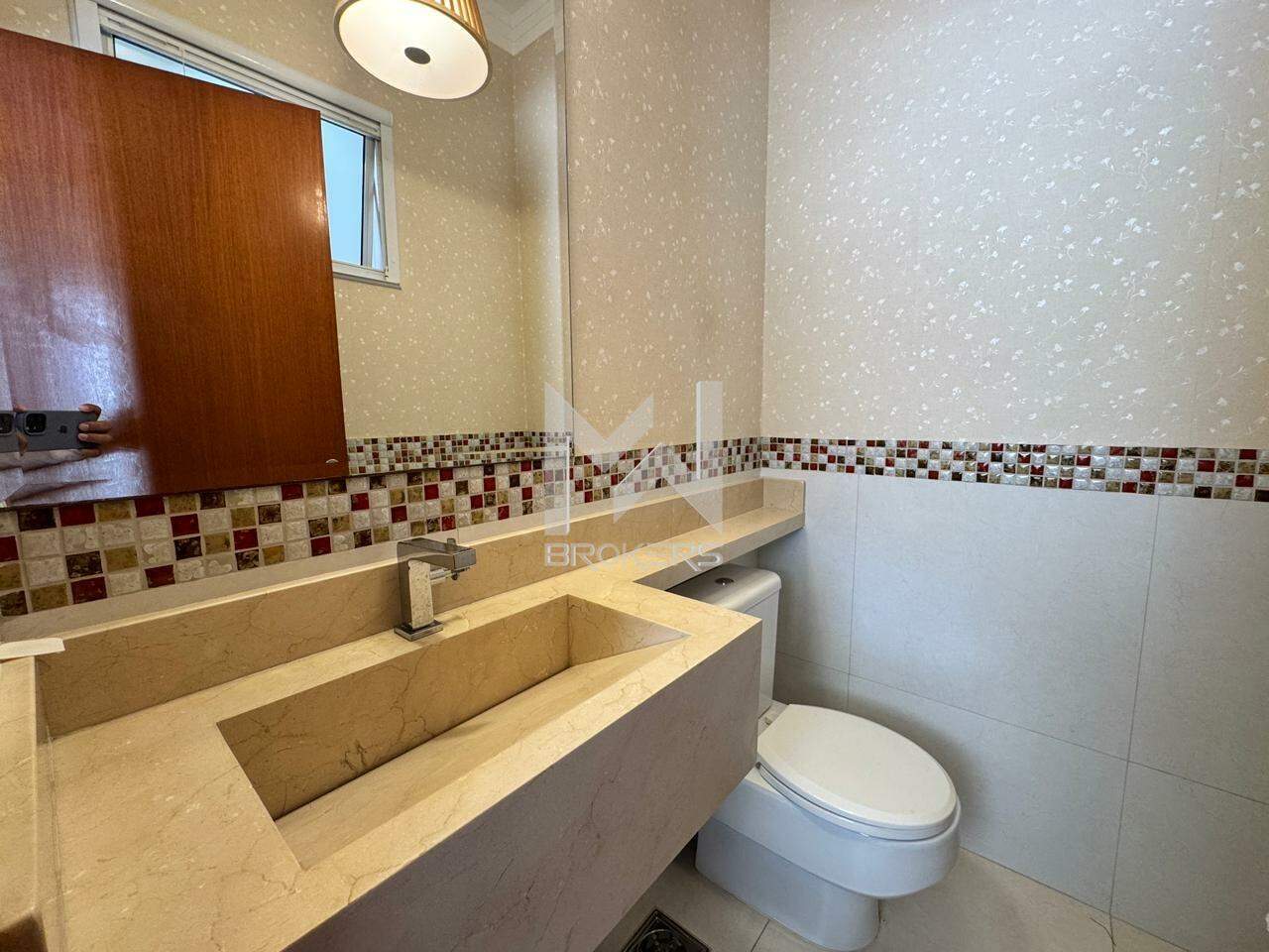 Casa em Condomínio para aluguel no Condomínio Reserva das Palmeiras: lavabo