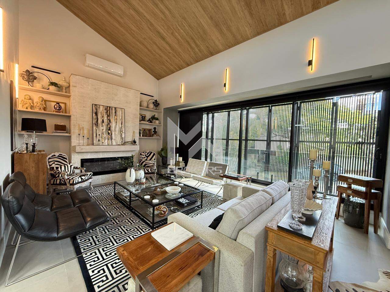 Casa em Condomínio à venda no Vale do Itamaracá: salas