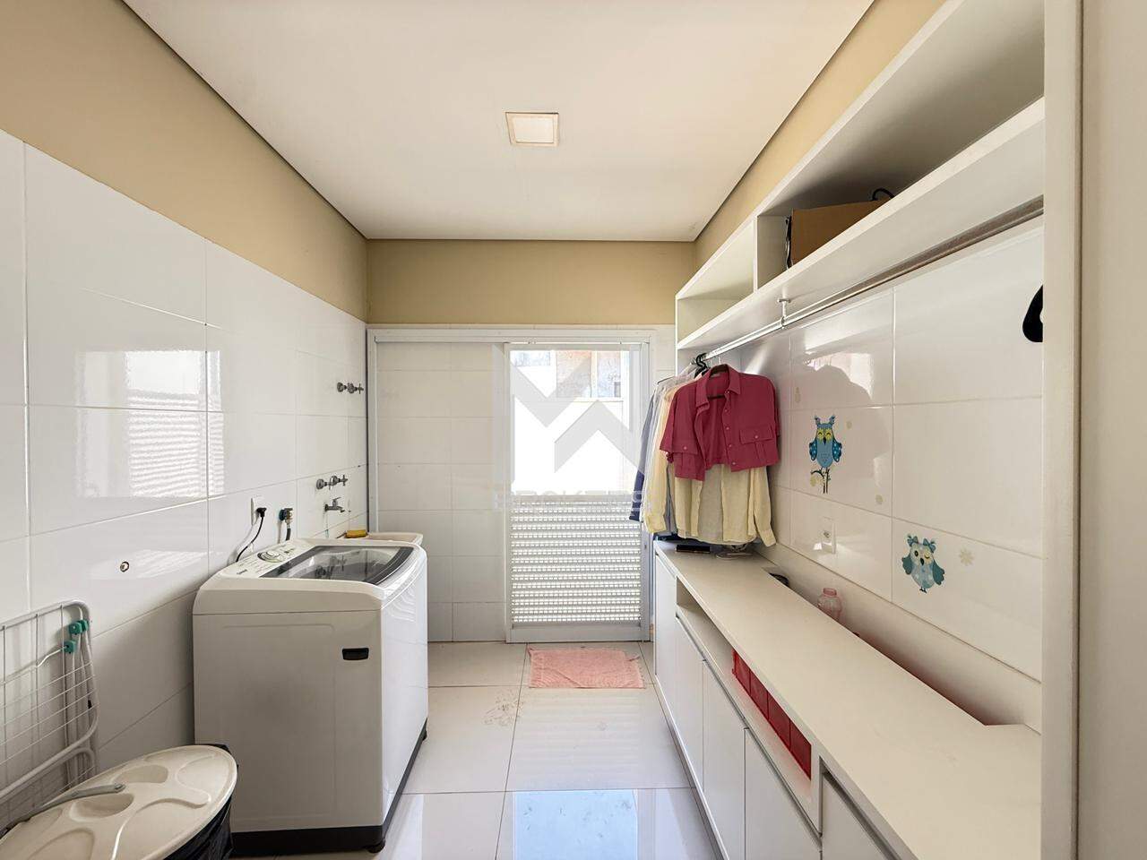 Casa em Condomínio para aluguel no Terras de Santa Teresa: área de serviços