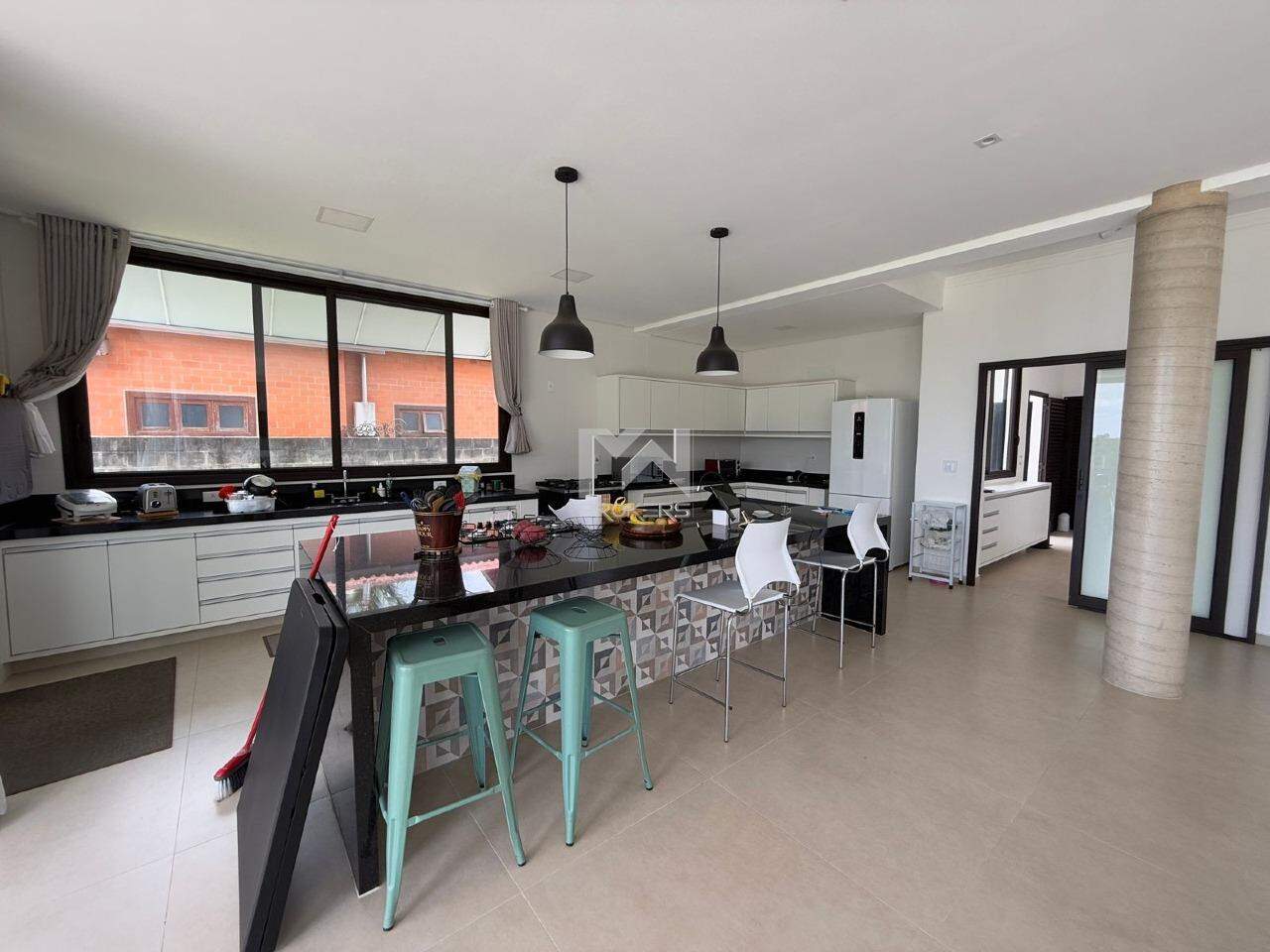 Casa em Condomínio à venda no Pinheirinho: cozinha