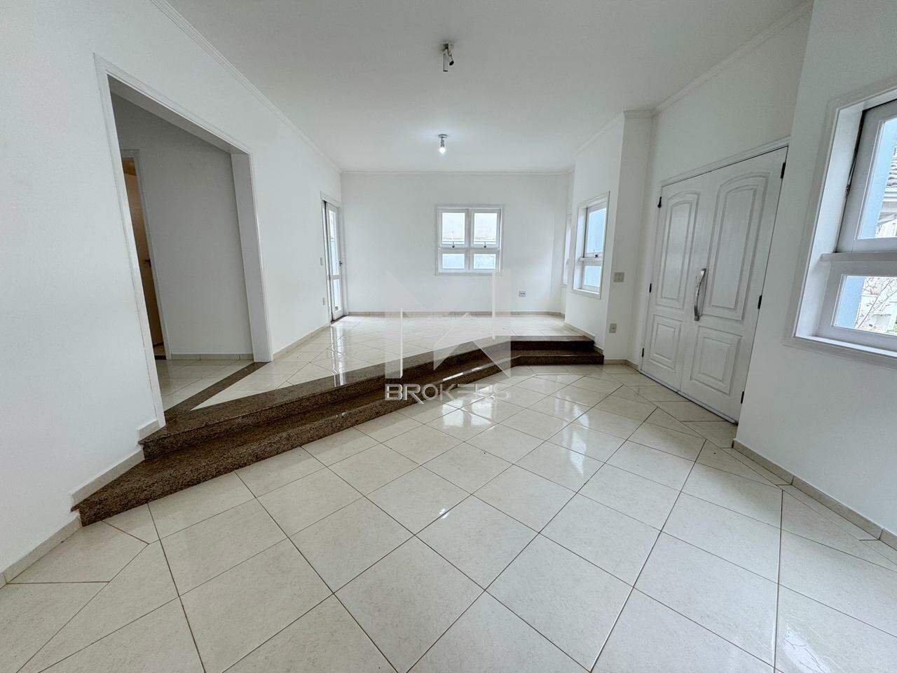 Casa em Condomínio para aluguel no Condomínio Terras de São Francisco: salas