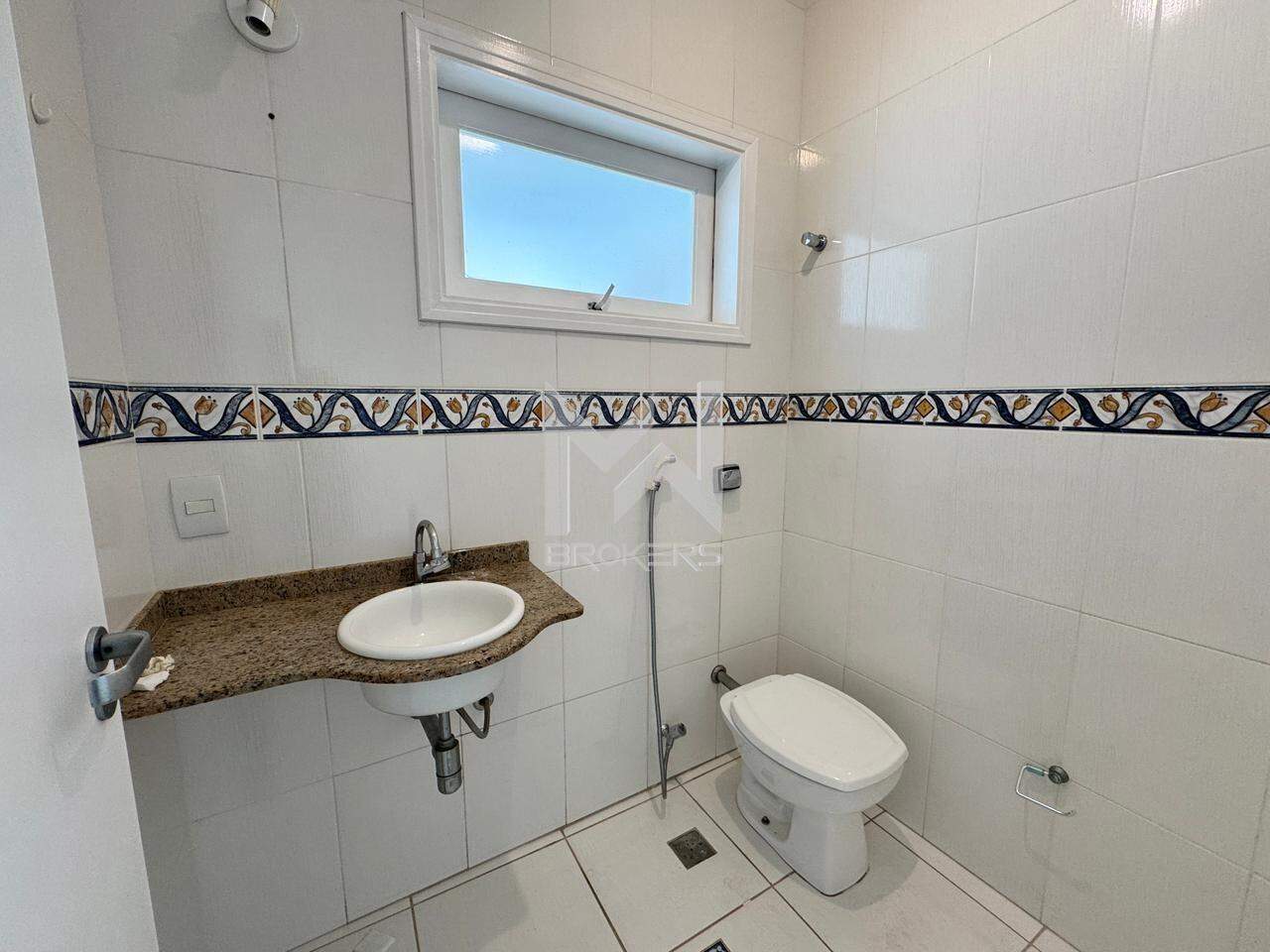 Casa em Condomínio para aluguel no Condomínio Terras de São Francisco: lavabo