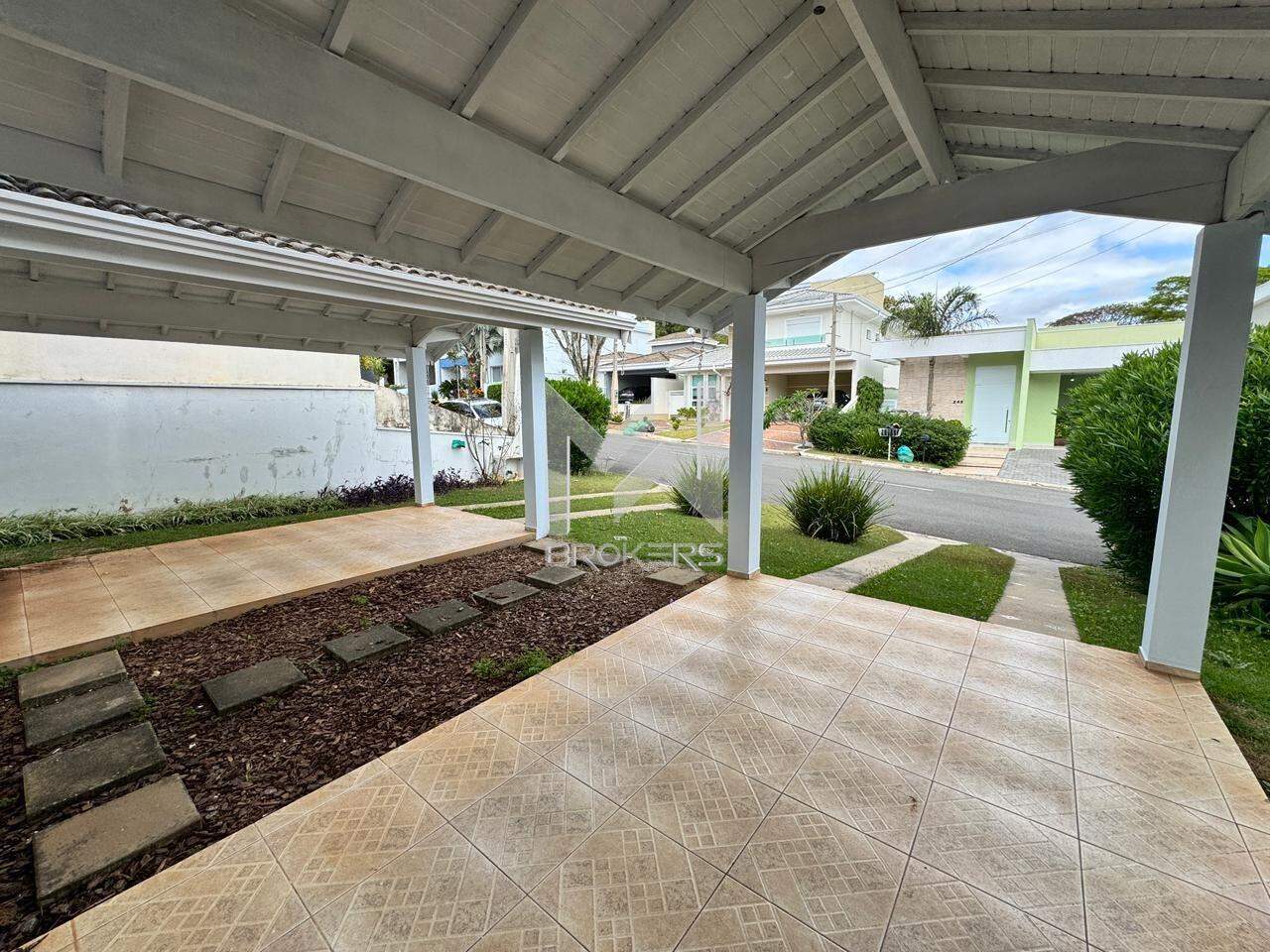 Casa em Condomínio para aluguel no Condomínio Terras de São Francisco: garagem