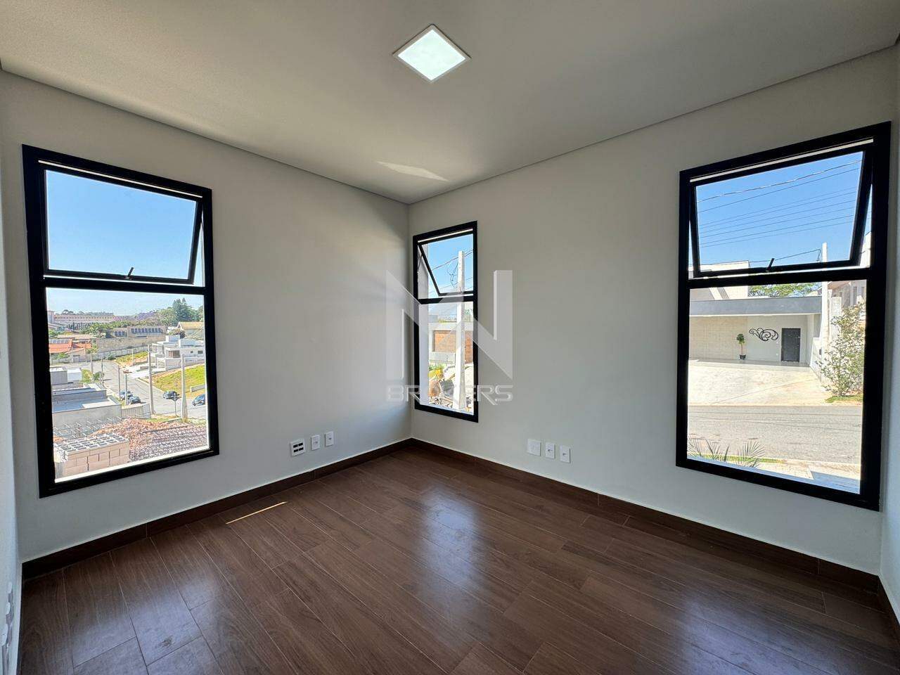 Casa em Condomínio à venda no Recanto das Palmas: salas