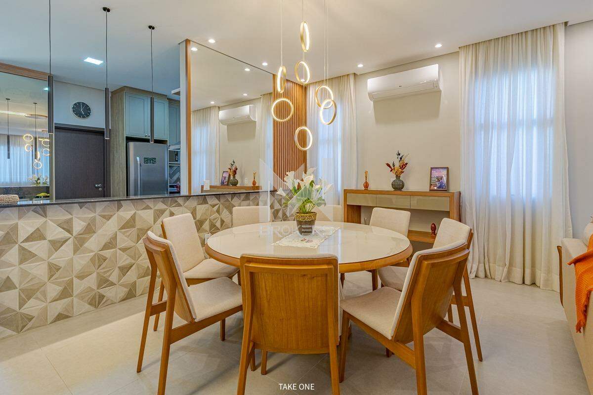 Casa em Condomínio à venda no Condomínio Santa Isabel: salas