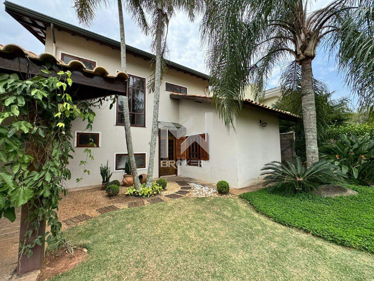 Casa em Condomínio à venda no Bosque: fachada