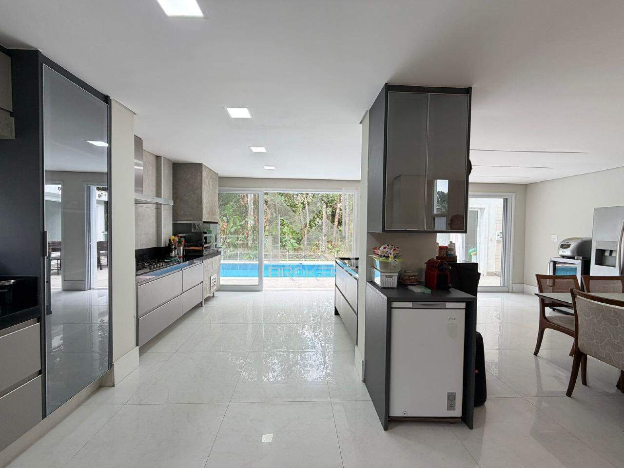 Casa em Condomínio à venda no Riviera de São Lourenço: cozinha