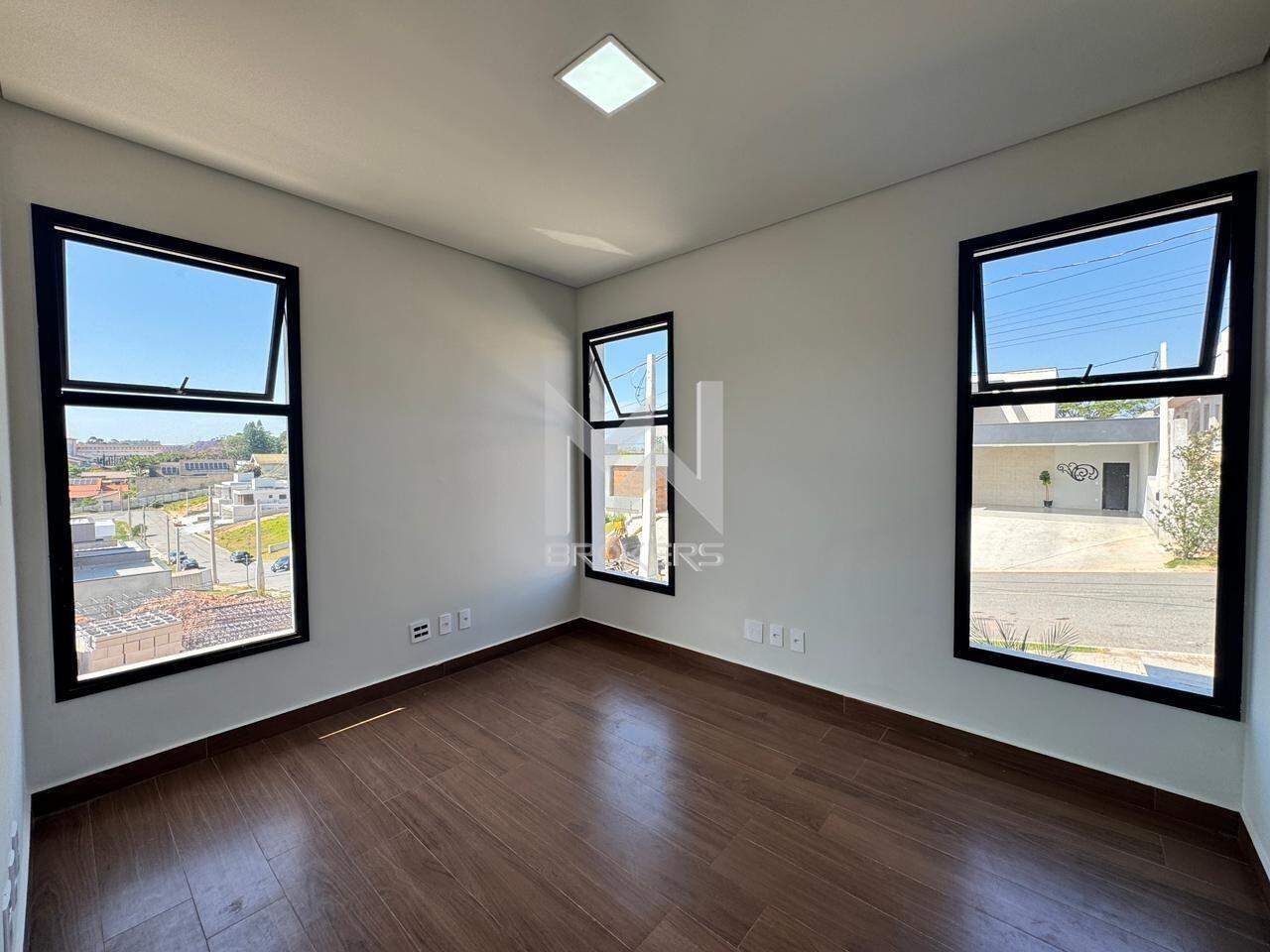 Casa em Condomínio para aluguel no Recanto das Palmas: salas