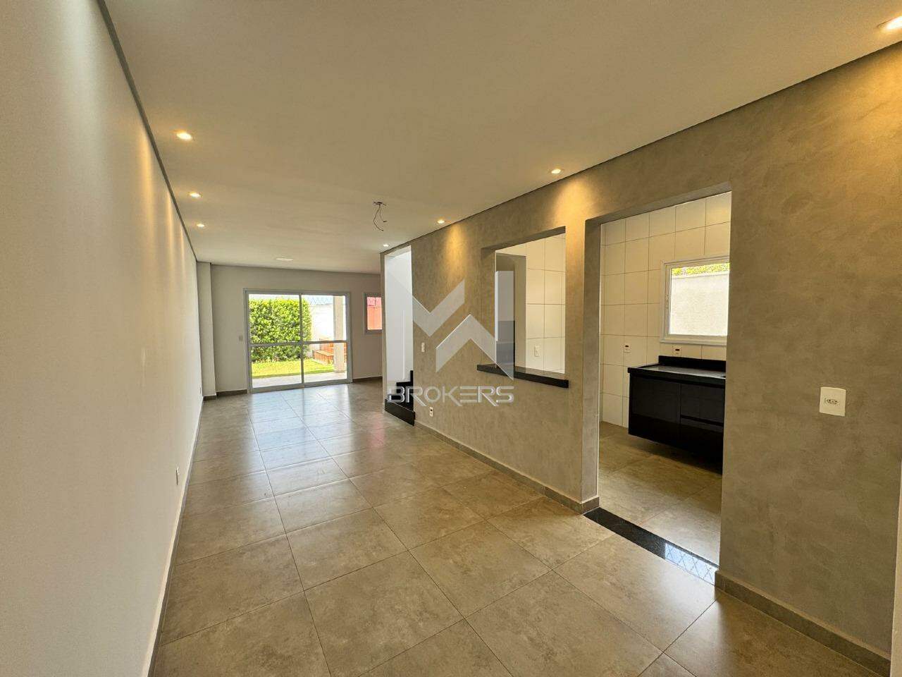 Casa em Condomínio à venda no Pinheirinho: salas