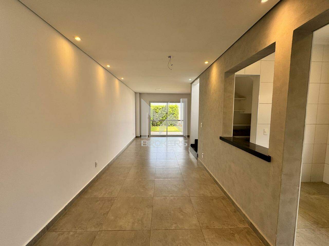 Casa em Condomínio à venda no Pinheirinho: salas