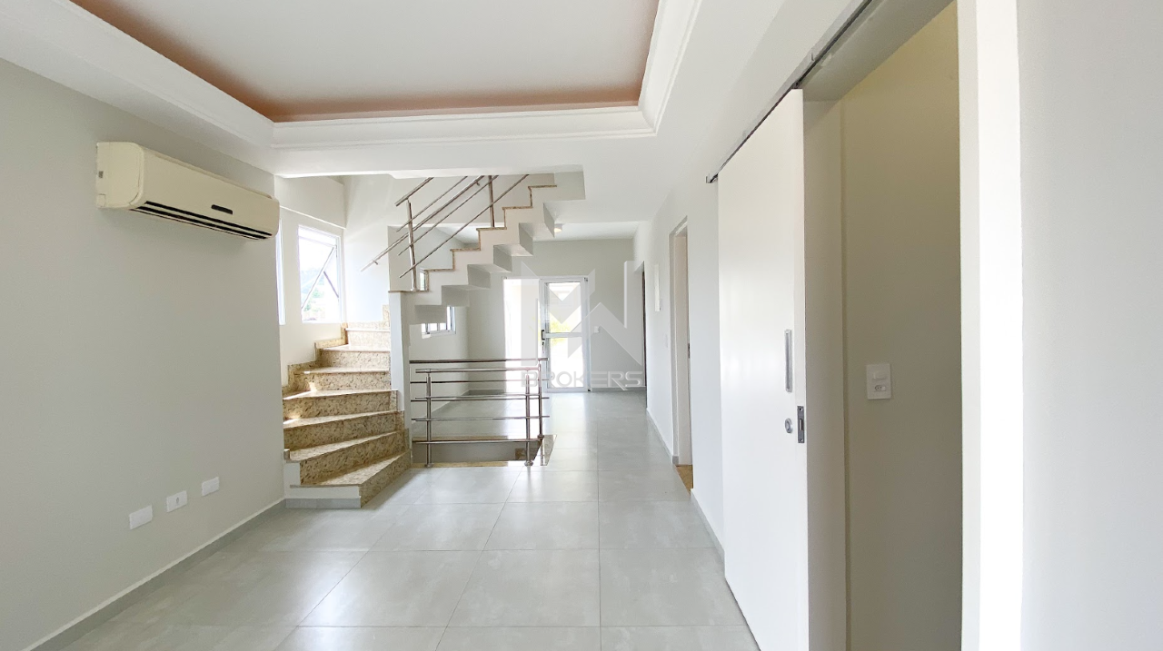 Casa à venda no Jardim Itália: salas