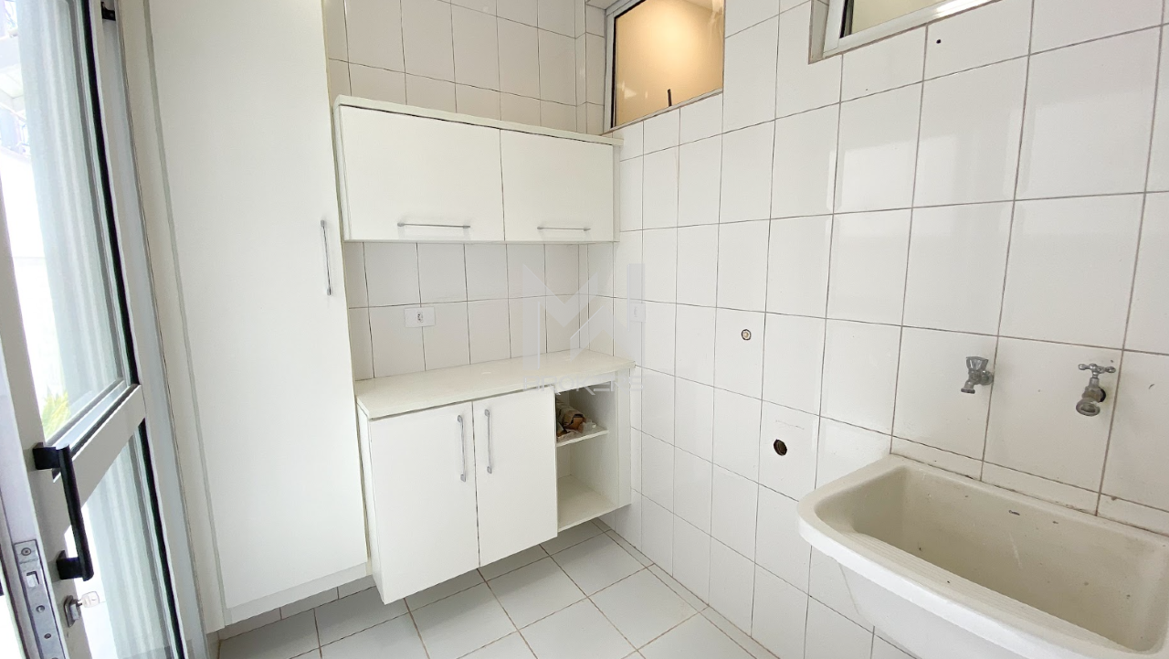 Casa à venda no Jardim Itália: área de serviços