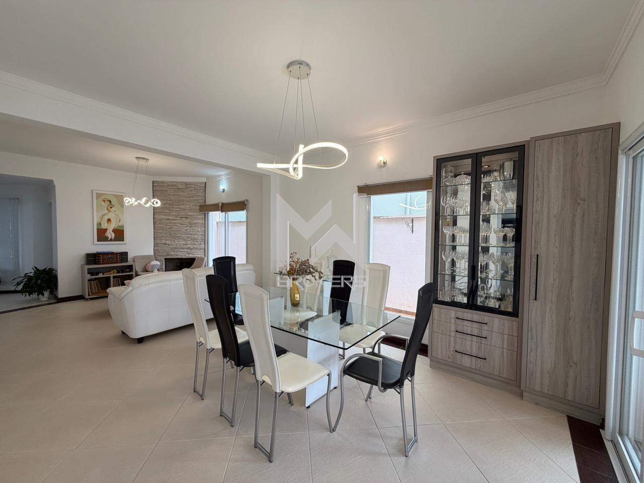 Casa em Condomínio à venda no Santa Claudina: salas