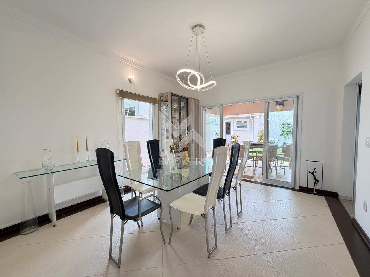 Casa em Condomínio à venda no Santa Claudina: salas