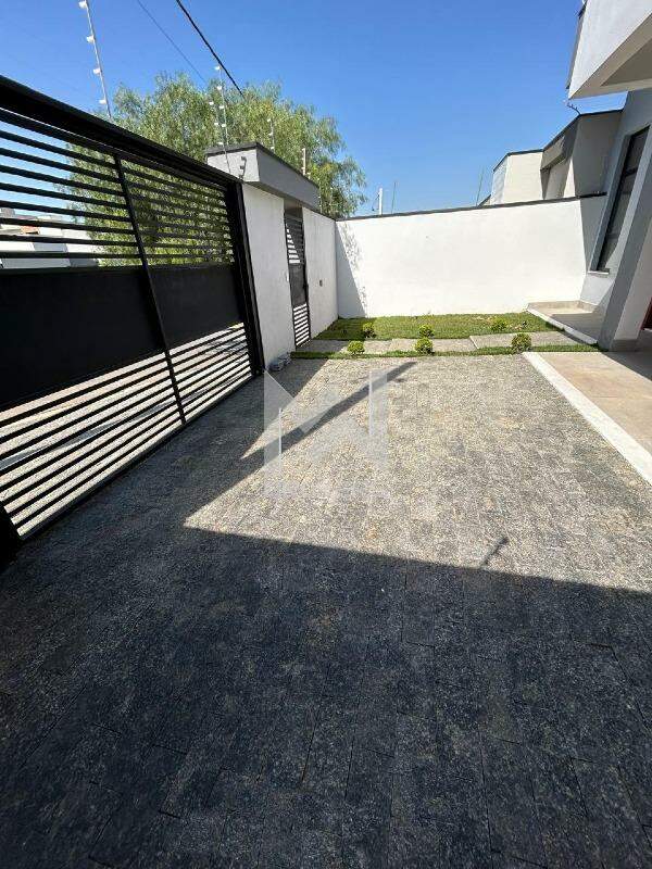 Casa à venda no Bosque: garagem