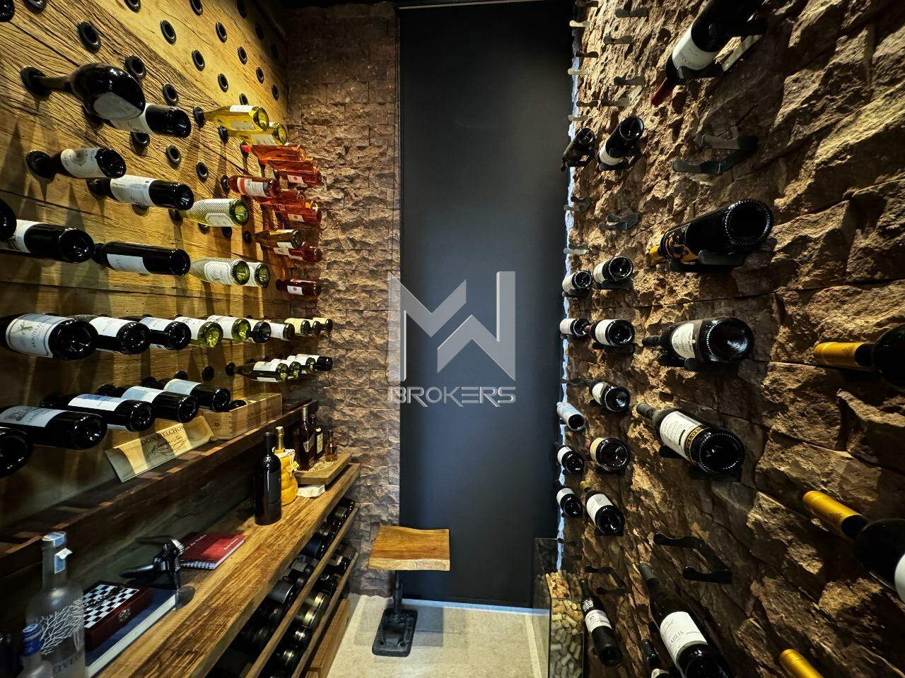 Casa em Condomínio à venda no Condomínio Campo de Toscana: adega