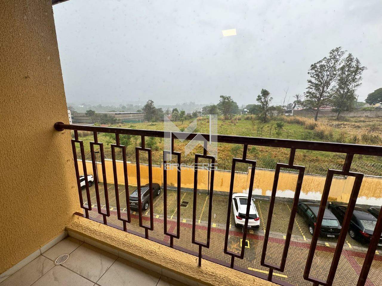 Apartamento à venda no Pinheirinho: varanda