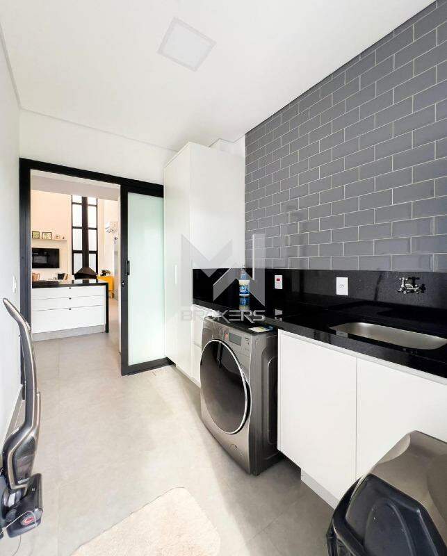 Casa em Condomínio à venda no Swiss Park: área de serviços