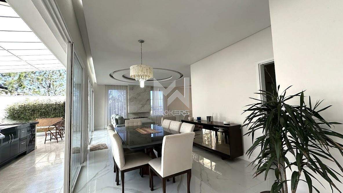 Casa em Condomínio à venda no Condomínio Residencial Villa Lombarda: sala de refeições