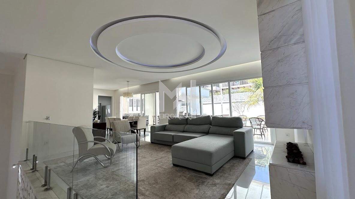 Casa em Condomínio à venda no Condomínio Residencial Villa Lombarda: salas