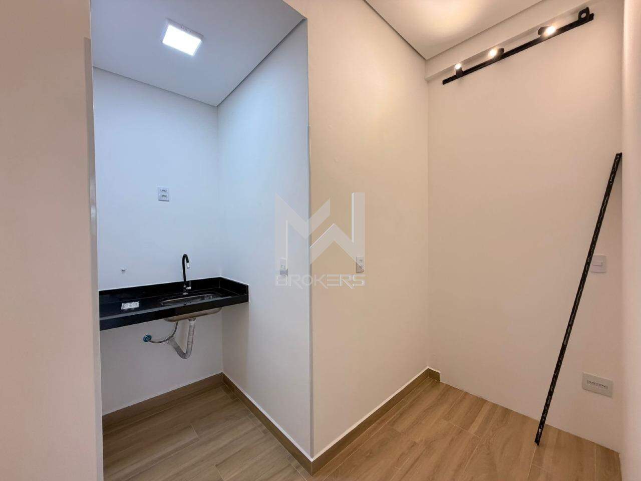 Sala para aluguel no Santa Rosa: copinha