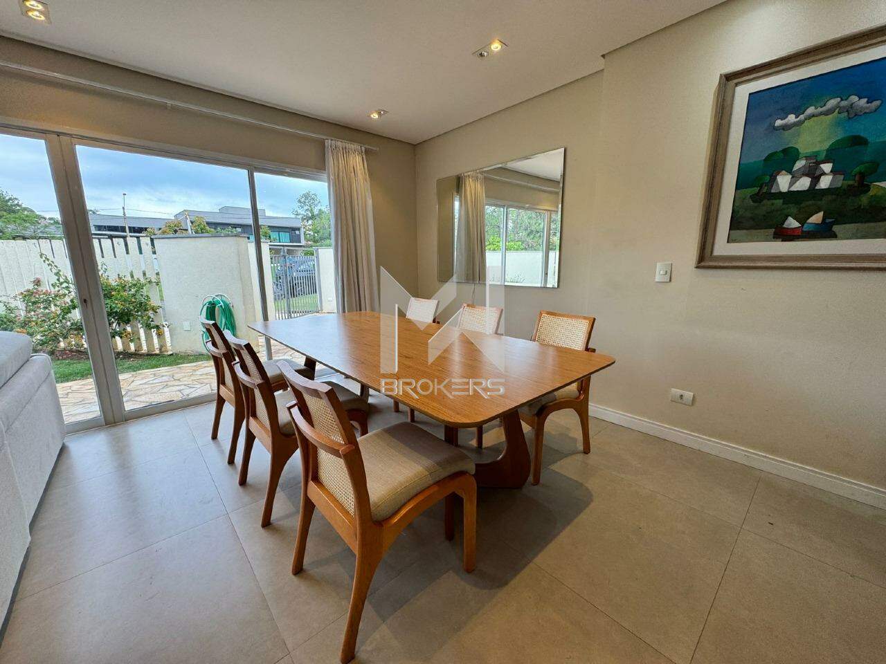 Casa em Condomínio à venda no Condomínio São Joaquim: mesa de jnatar