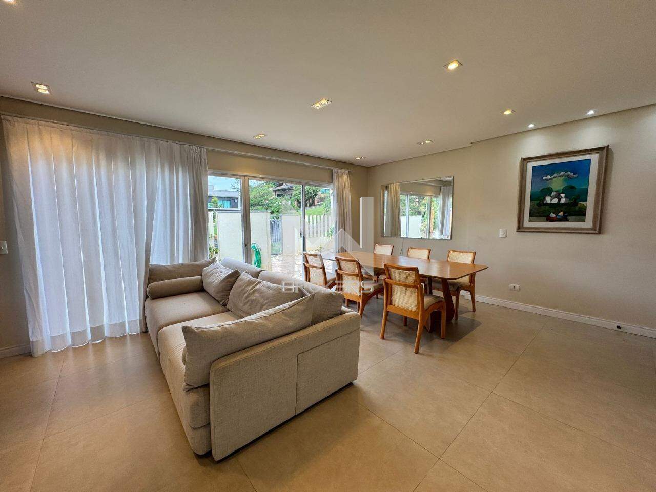 Casa em Condomínio à venda no Condomínio São Joaquim: living ampliado 