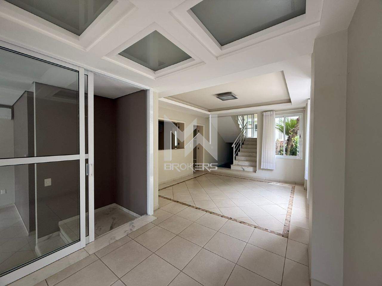 Casa em Condomínio para aluguel no Pinheirinho: salas