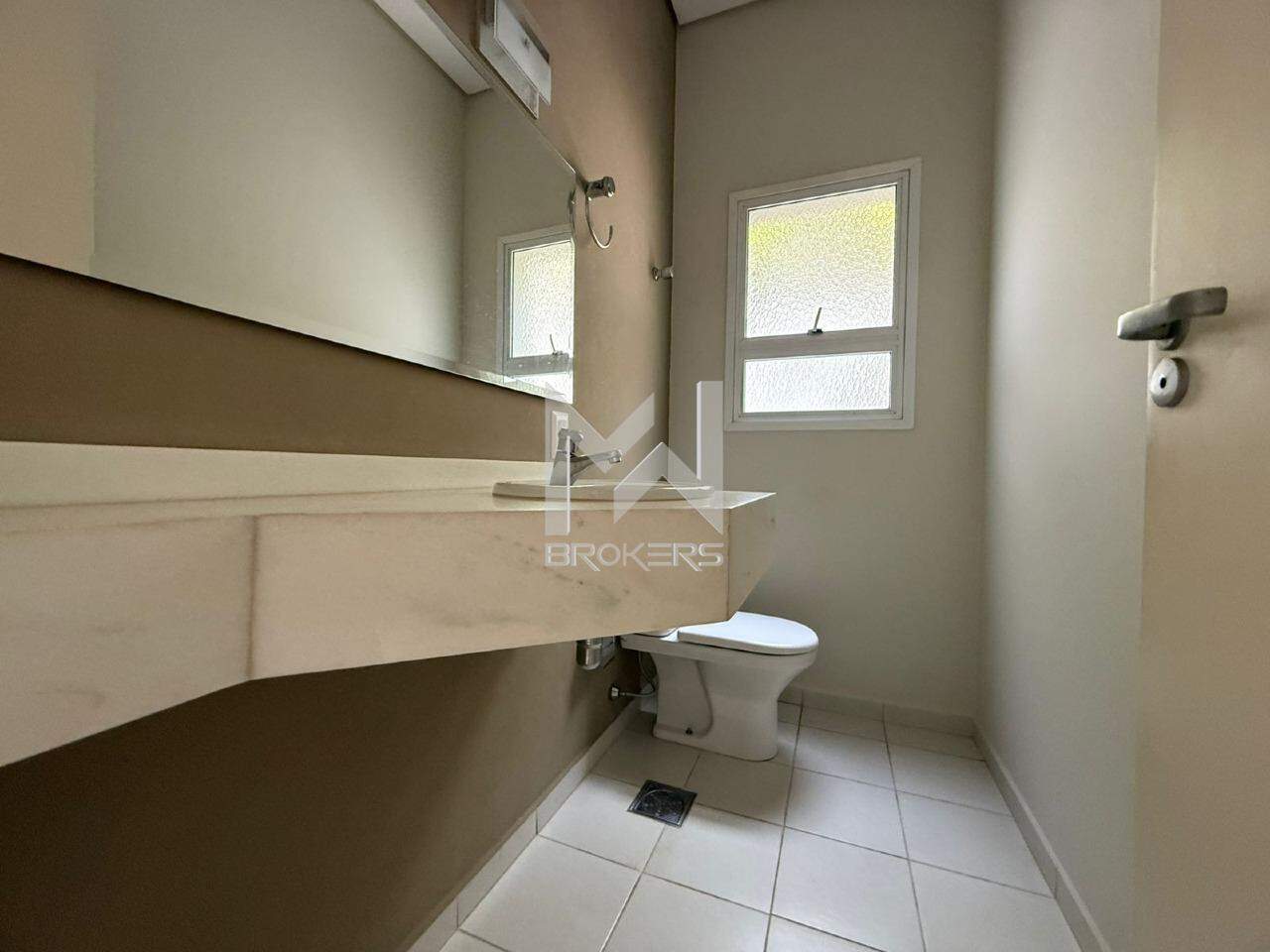 Casa em Condomínio para aluguel no Pinheirinho: lavabo