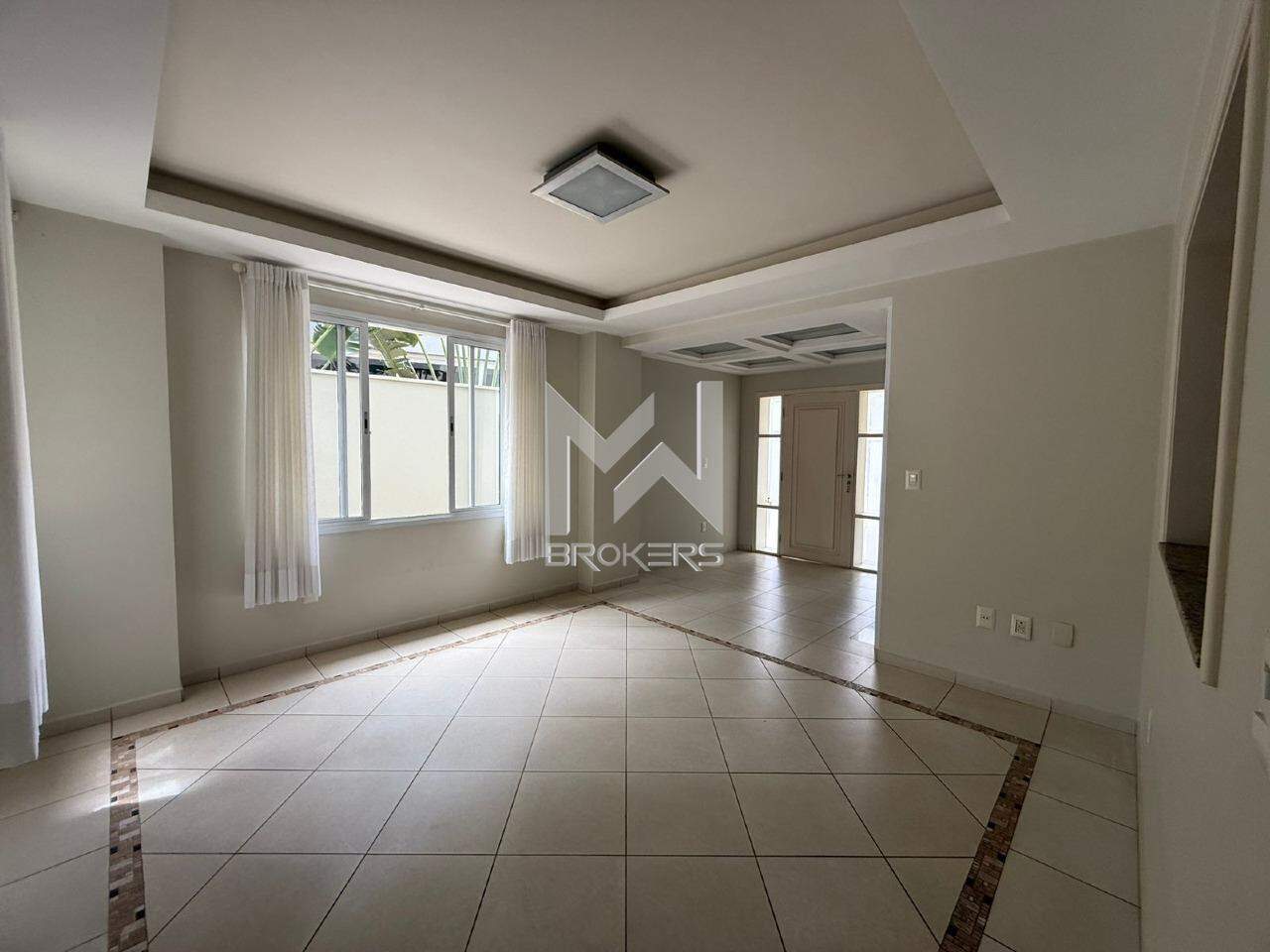 Casa em Condomínio para aluguel no Pinheirinho: salas