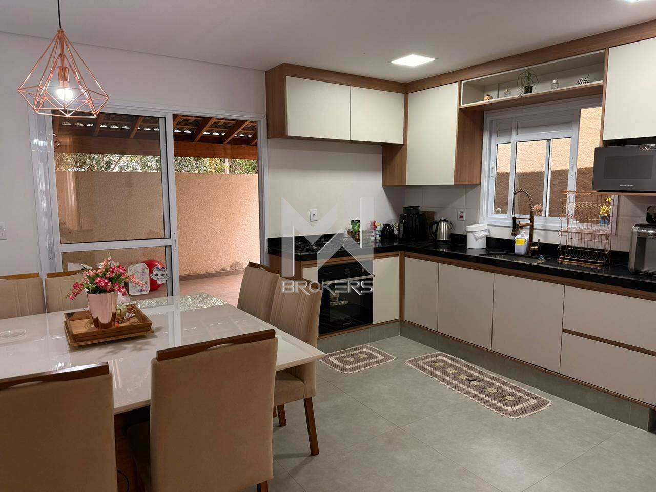 Casa em Condomínio à venda no Ipiranga: sala de refeições e cozinha