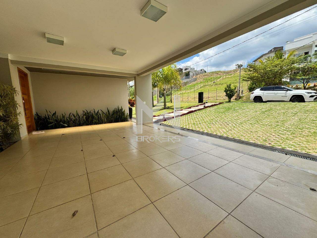 Casa em Condomínio para aluguel no Condomínio Campo de Toscana: garagem