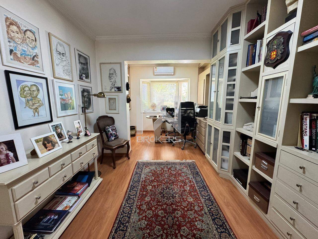 Casa em Condomínio à venda no Condomínio São Joaquim: escritório