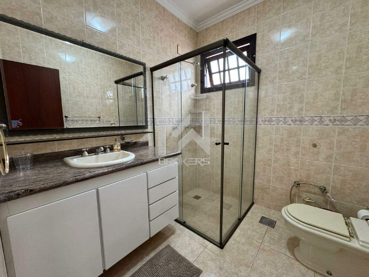 Casa em Condomínio à venda no Condomínio Marambaia: banheiro social