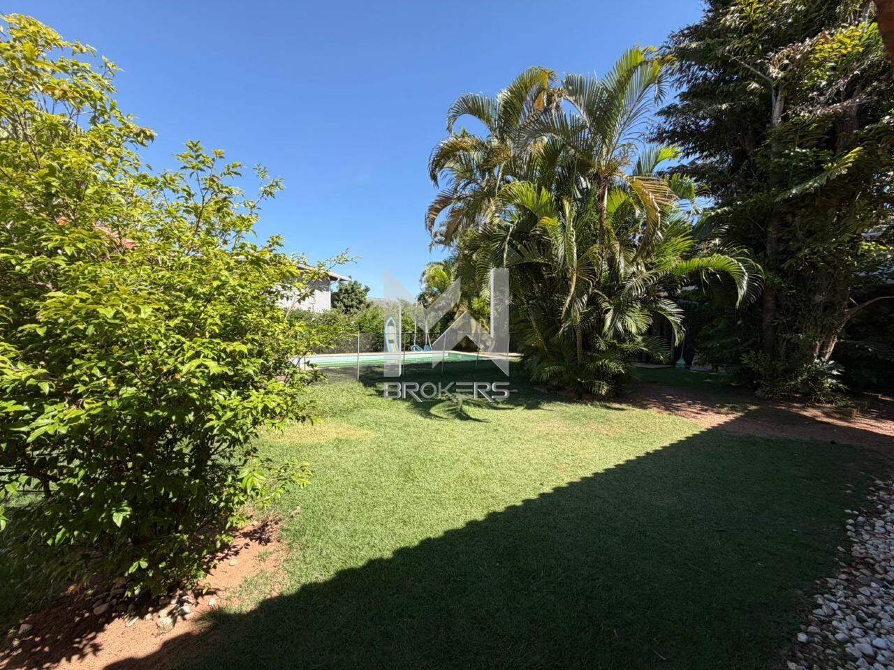 Casa em Condomínio à venda no Condomínio Vista Alegre: gramado