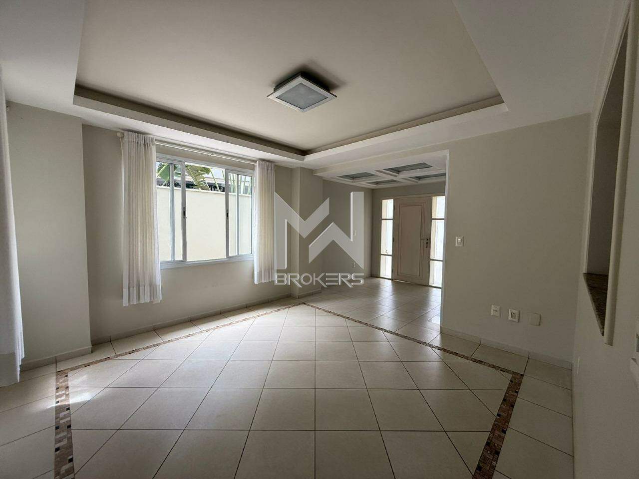 Casa em Condomínio à venda no Pinheirinho: salas