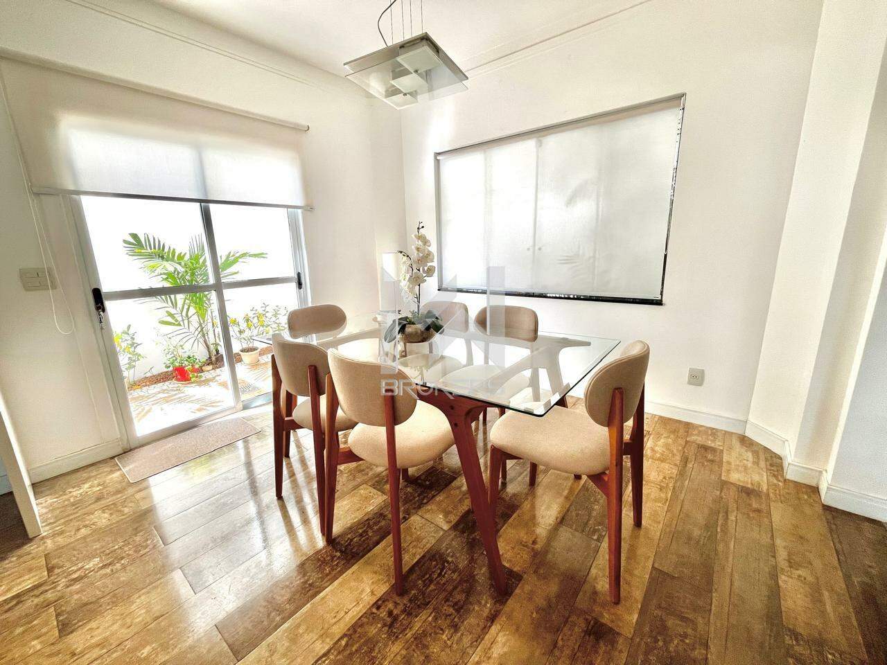 Casa em Condomínio à venda no Loteamento Recanto dos Paturis: sala de refeições