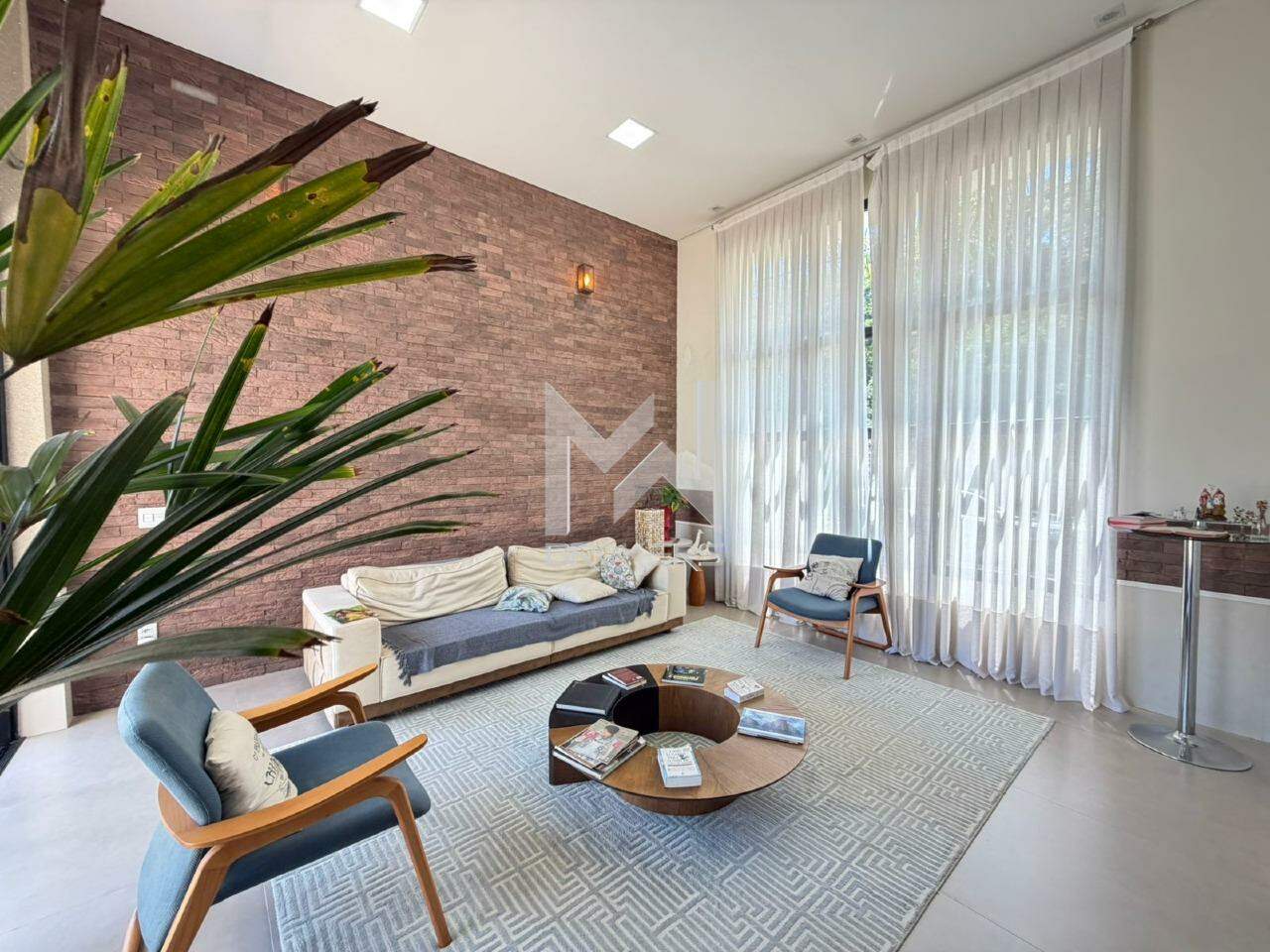 Casa em Condomínio à venda no Condomínio Reserva dos Vinhedos: sala de estar