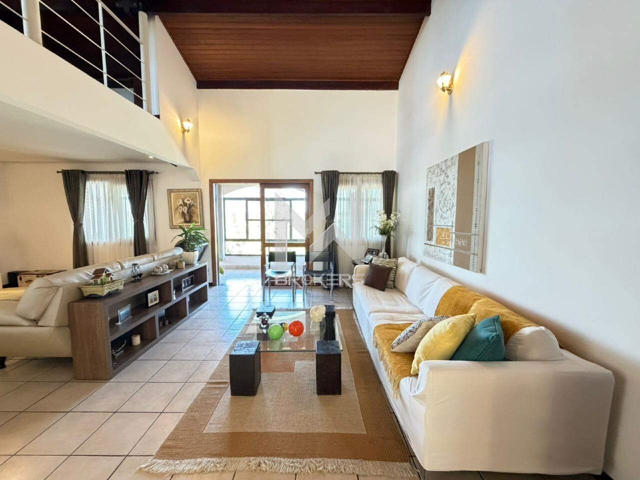 Casa em Condomínio à venda no Condomínio Marambaia: sala de estar