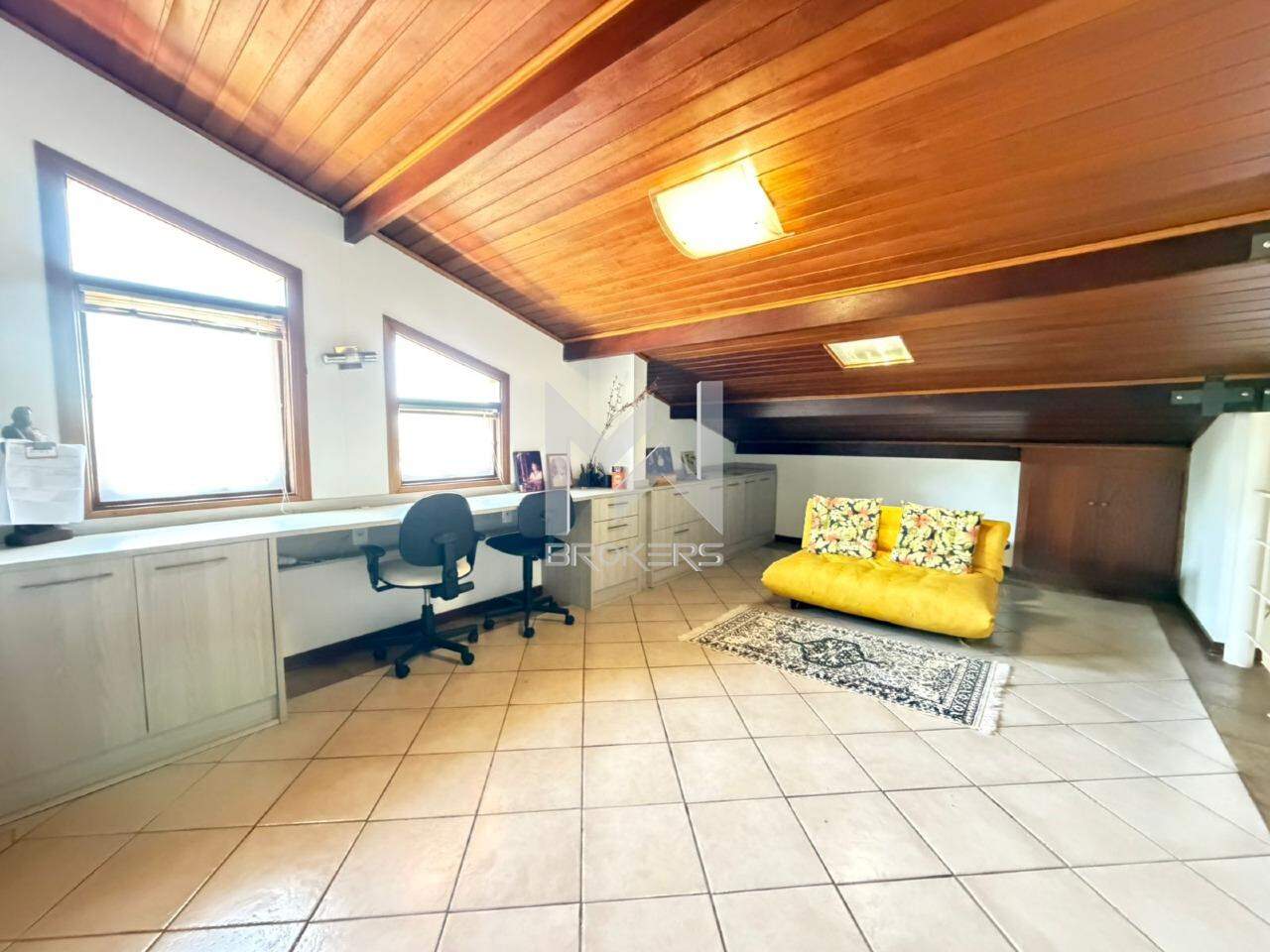 Casa em Condomínio à venda no Condomínio Marambaia: mezanino