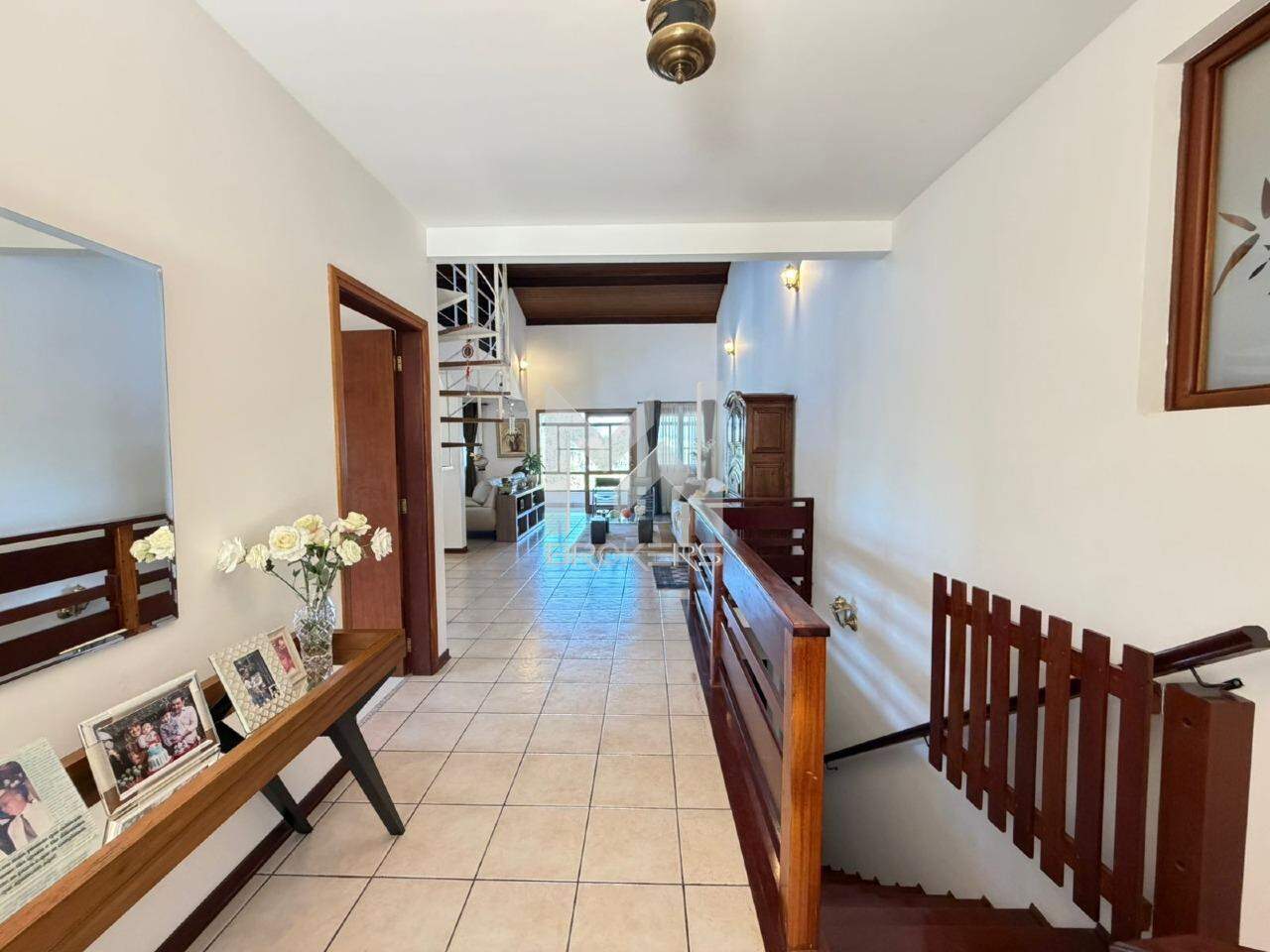 Casa em Condomínio à venda no Condomínio Marambaia: hall de entrada