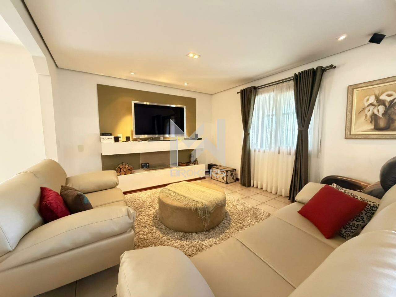 Casa em Condomínio à venda no Condomínio Marambaia: sala de TV