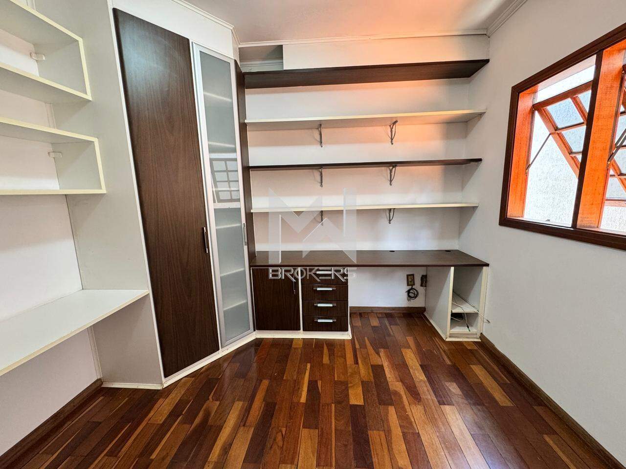 Casa em Condomínio à venda no Chácaras Silvania: escritório