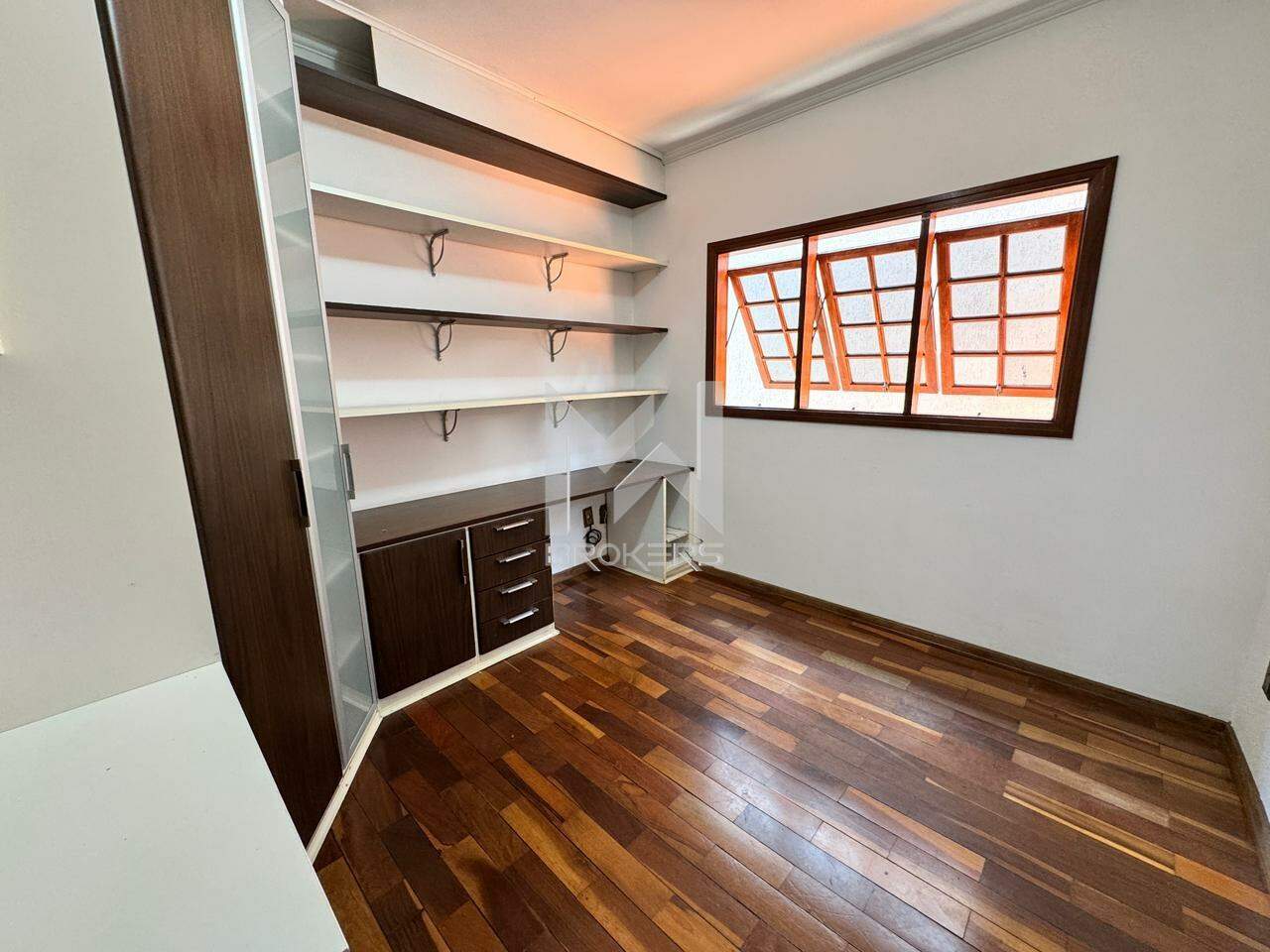 Casa em Condomínio à venda no Chácaras Silvania: escritório