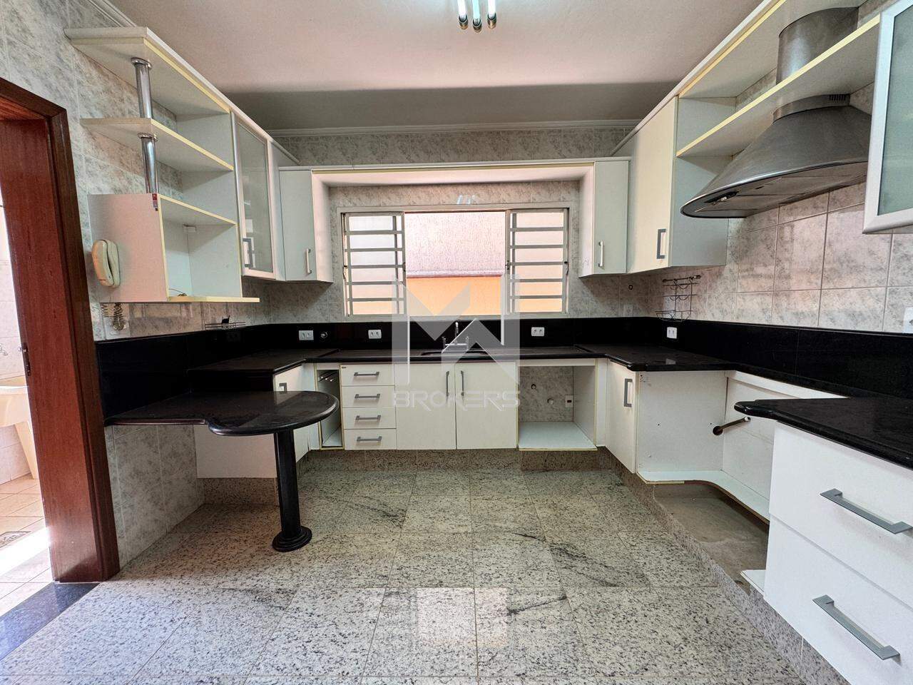 Casa em Condomínio à venda no Chácaras Silvania: cozinha